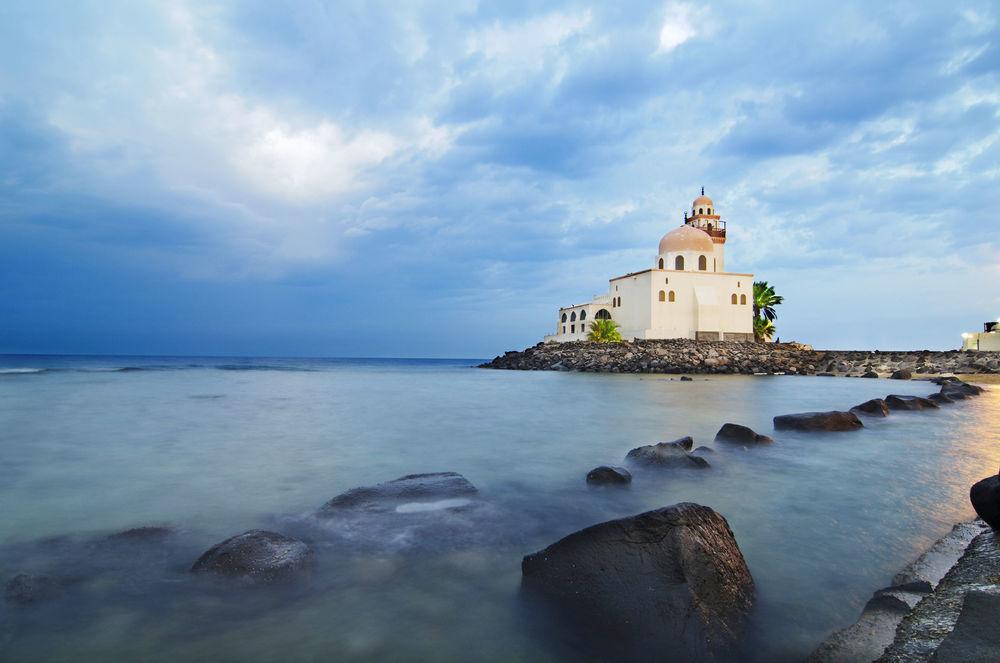 Sheraton Jeddah Hotel - Saudi Brothers Commercial Company Branch Exteriér fotografie The church of St. John the Baptist