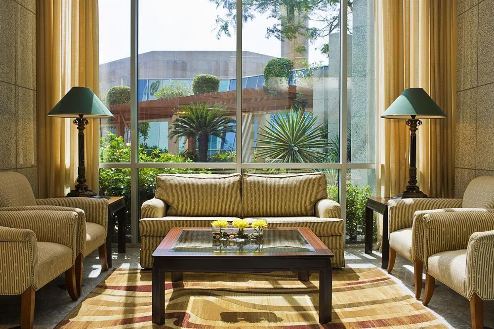 Sheraton Jeddah Hotel - Saudi Brothers Commercial Company Branch Exteriér fotografie The lobby of the hotel