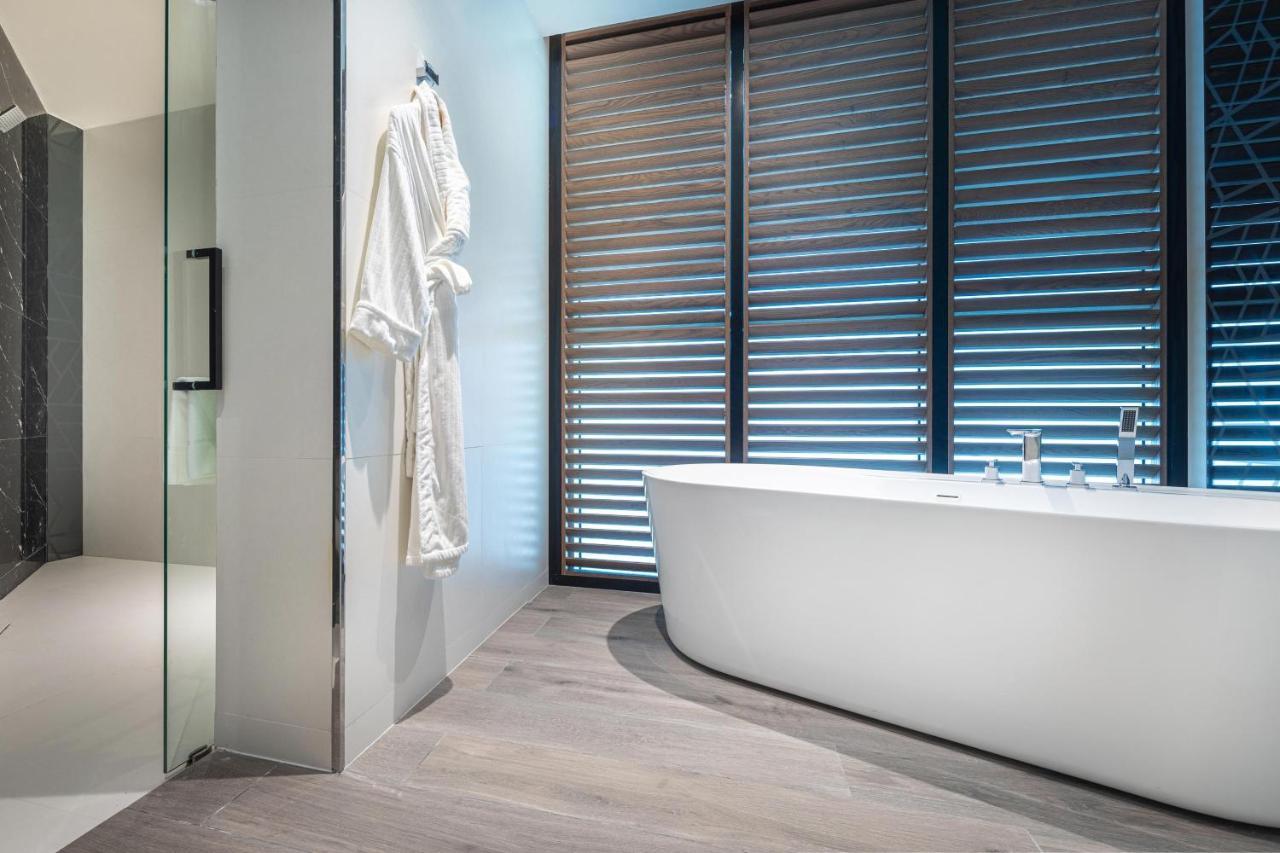 Sheraton Jeddah Hotel - Saudi Brothers Commercial Company Branch Exteriér fotografie Bathroom