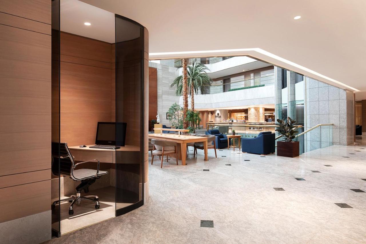 Sheraton Jeddah Hotel - Saudi Brothers Commercial Company Branch Exteriér fotografie The interior of the hotel