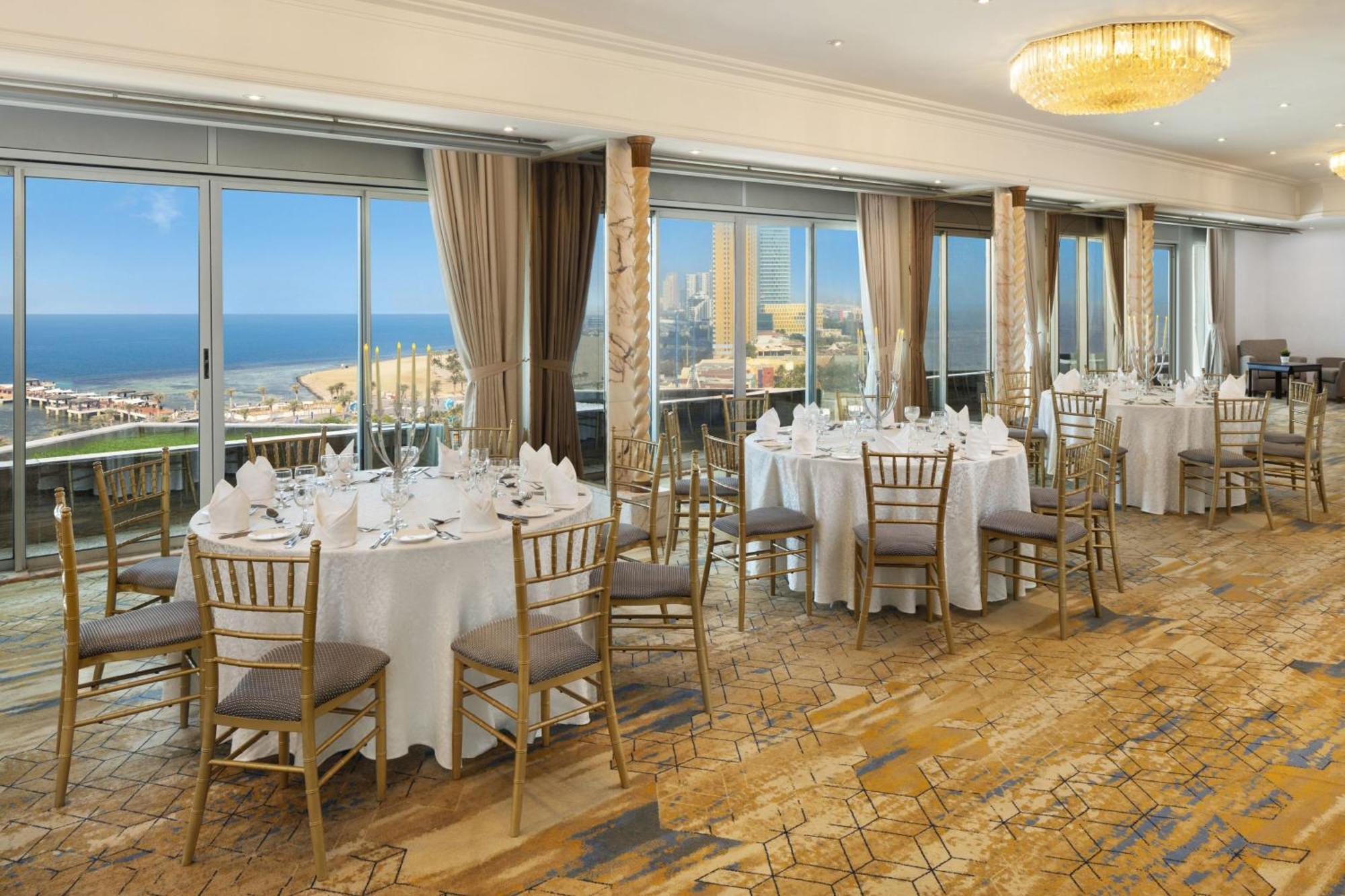 Sheraton Jeddah Hotel - Saudi Brothers Commercial Company Branch Exteriér fotografie The ballroom