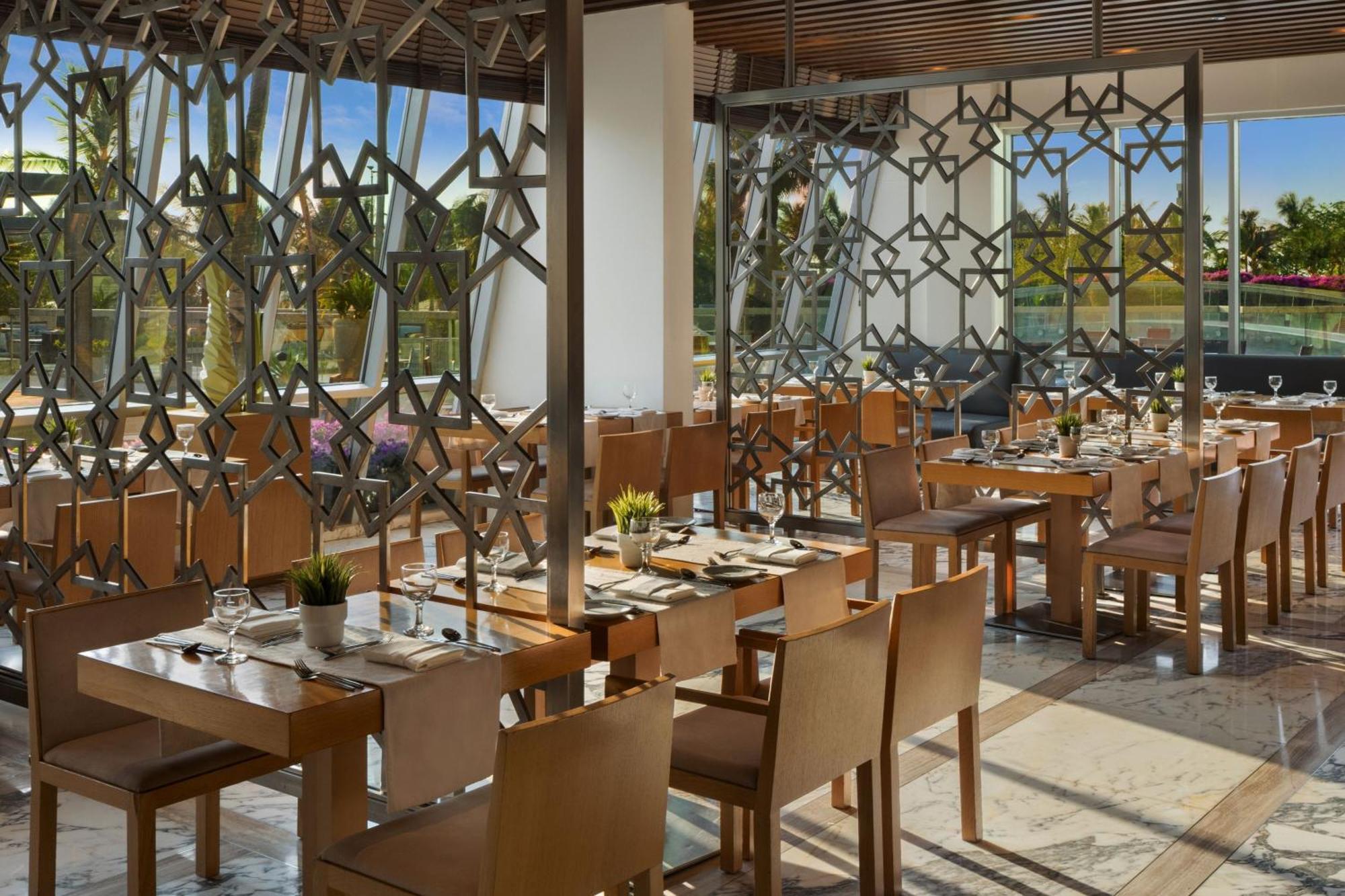 Sheraton Jeddah Hotel - Saudi Brothers Commercial Company Branch Exteriér fotografie The restaurant