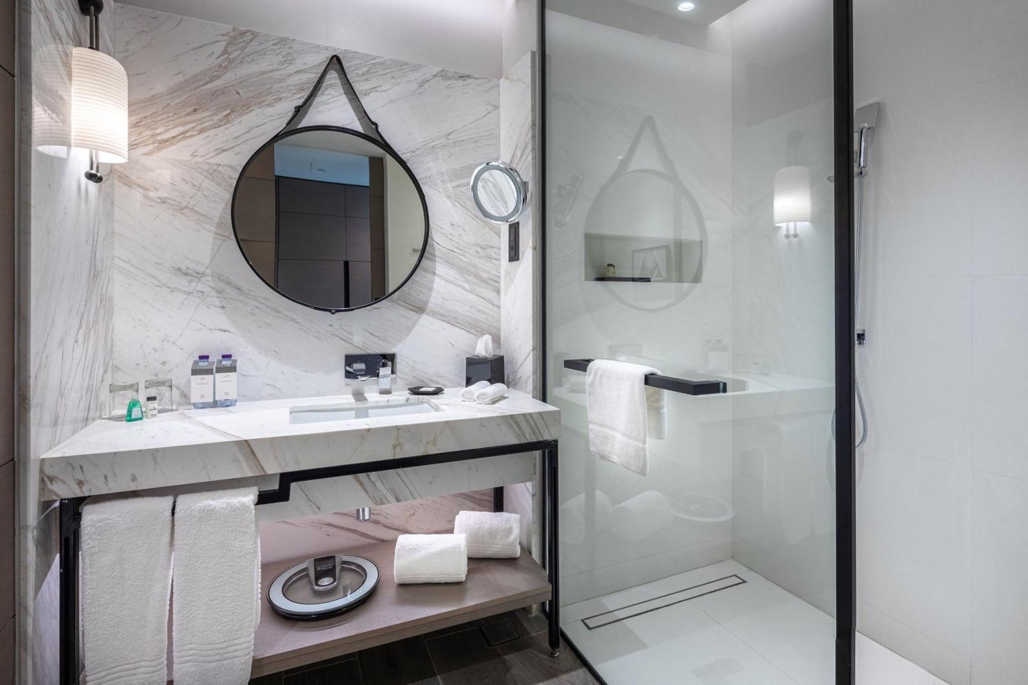 Sheraton Jeddah Hotel - Saudi Brothers Commercial Company Branch Exteriér fotografie Bathroom
