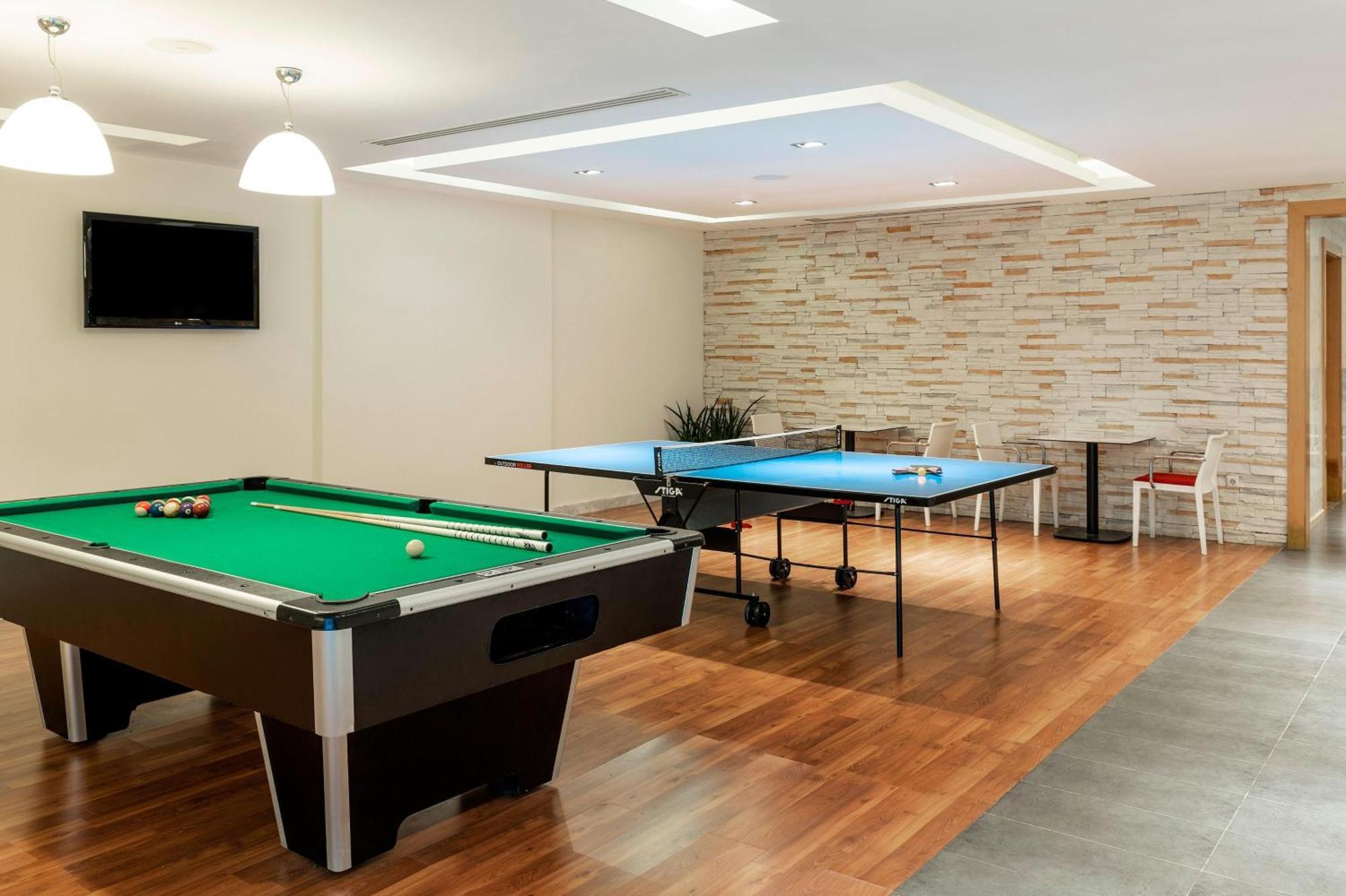 Sheraton Jeddah Hotel - Saudi Brothers Commercial Company Branch Exteriér fotografie Games room