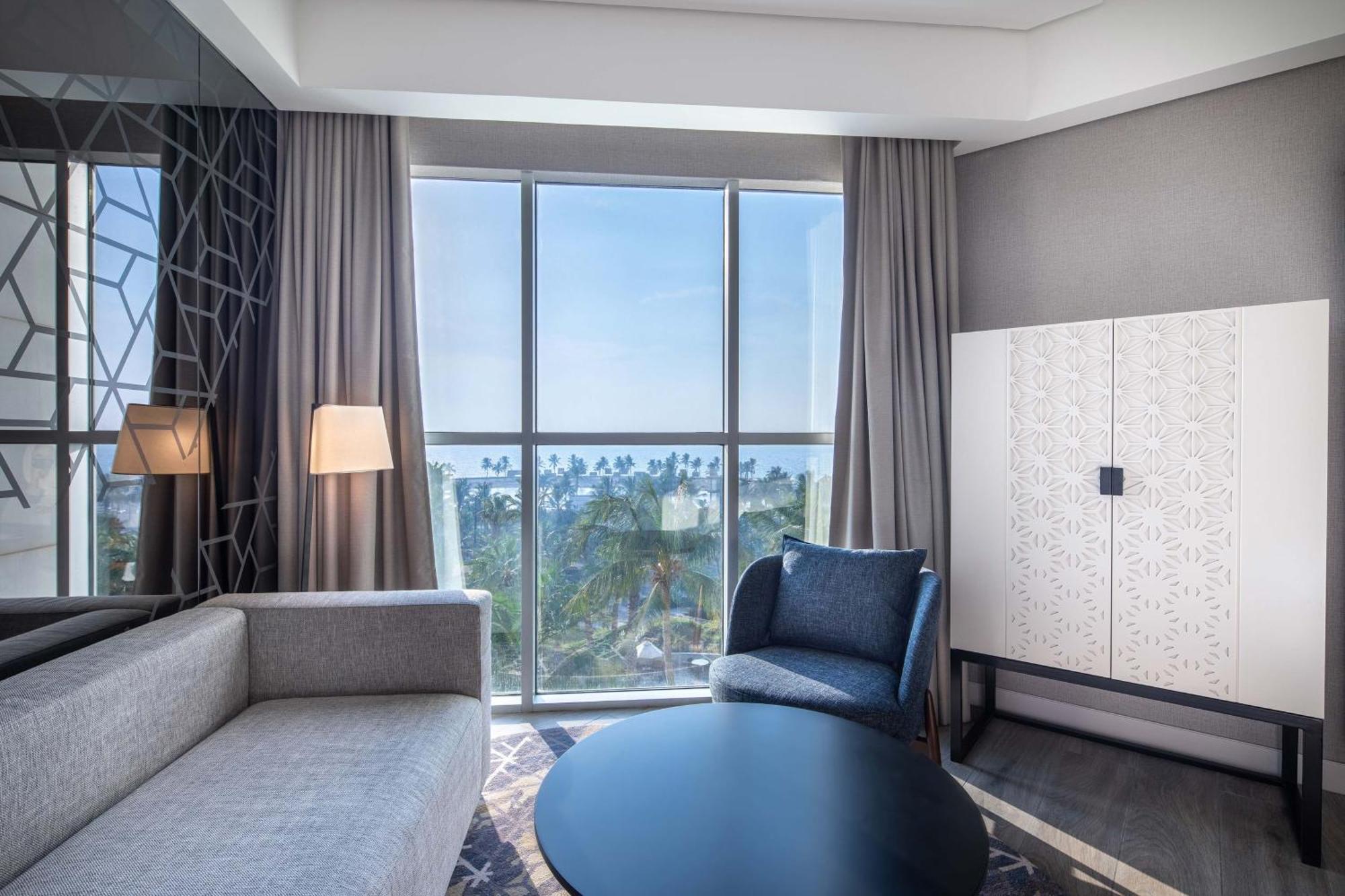 Sheraton Jeddah Hotel - Saudi Brothers Commercial Company Branch Exteriér fotografie A suite at the hotel