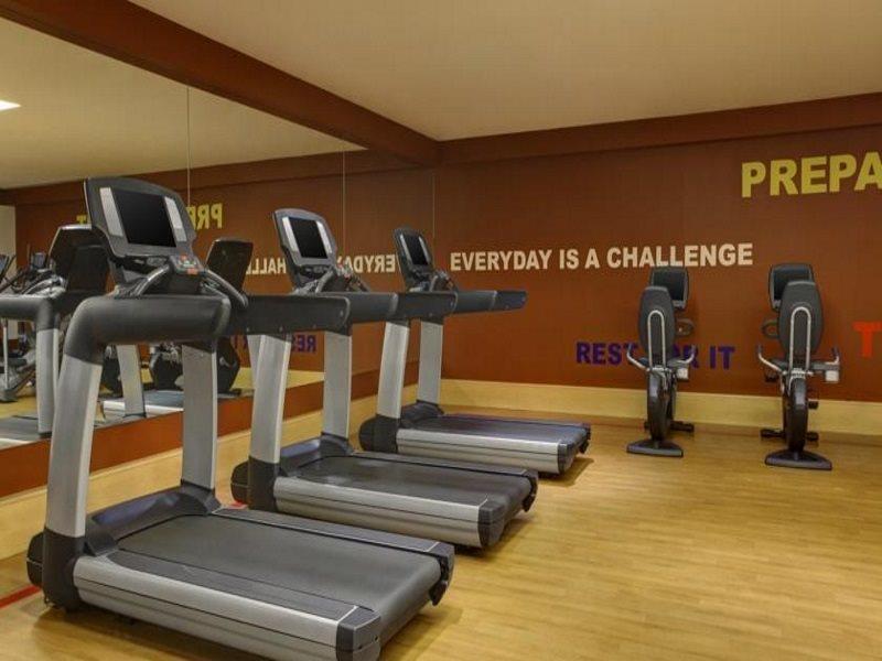 Sheraton Jeddah Hotel - Saudi Brothers Commercial Company Branch Exteriér fotografie The Fitness Centre
